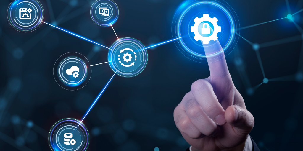 Imagen de una mano tocando un ícono de engranaje con un candado en una interfaz digital. Alrededor se observan otros íconos conectados (nube, base de datos y herramientas), representando la integración de sistemas, el intercambio seguro de datos y la infraestructura tecnológica propia de las finanzas abiertas.