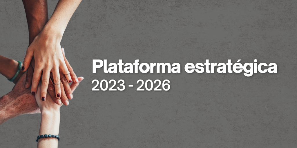 Imagen de varias manos de distintas personas una sobre otra, simbolizando trabajo en equipo y unión. En el centro, el título dice 
